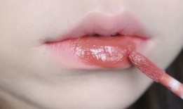 麻豆小布丁唇釉,时尚妆容的点睛之笔