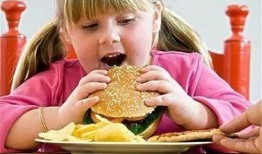 网红吃童锦城瓜,甜蜜滋味引发全网热议