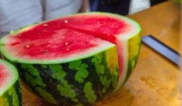 求个网红吃瓜网站名,揭秘娱乐圈幕后真相，带你领略网络红人生态